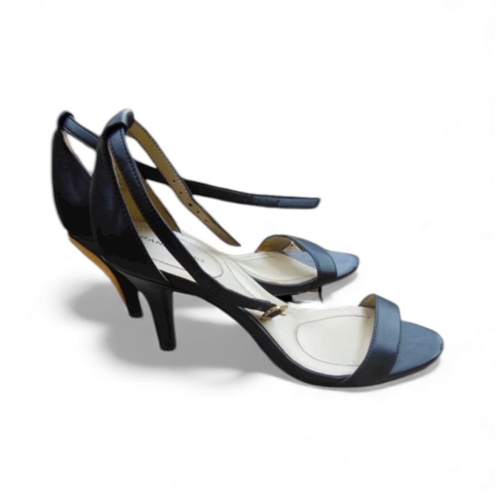 Bandolino Black Heels with Modern Elegance - Picture 3 of 3